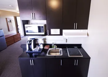 Northern Lights Inn & Suites hotel thumbnail 2