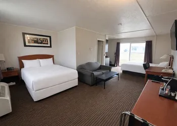Northern Lights Inn & Suites hotel thumbnail 4