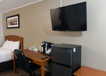 Northern Lights Inn & Suites hotel thumbnail 6