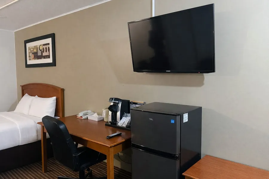 Northern Lights Inn & Suites hotel detail image 6