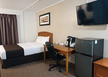 Northern Lights Inn & Suites hotel thumbnail 8