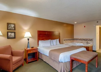 Park Tower Inn hotel thumbnail 6