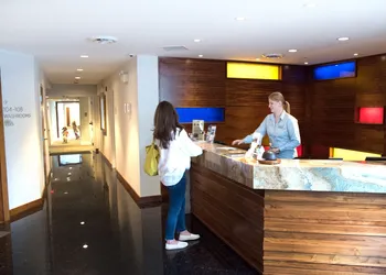 Qualicum Beach Inn hotel thumbnail 2