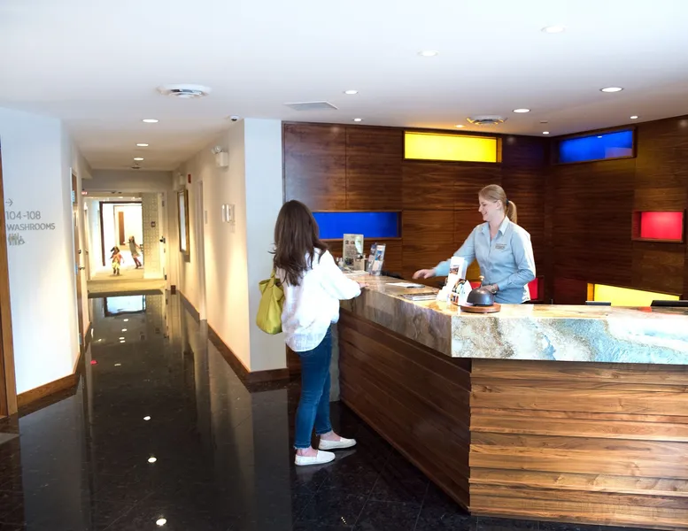 Qualicum Beach Inn hotel detail image 2