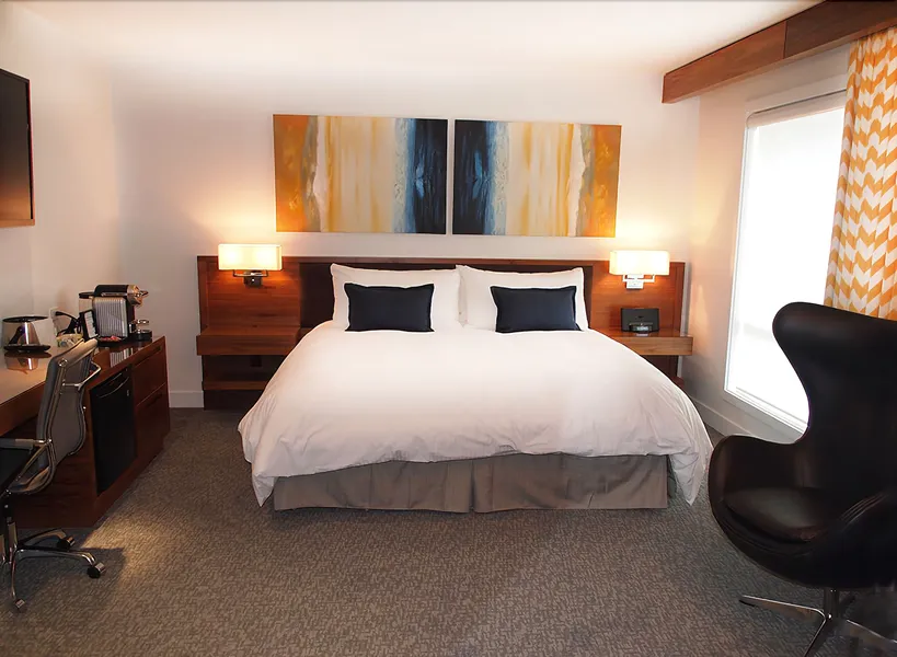 Qualicum Beach Inn hotel detail image 6