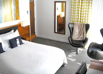 Qualicum Beach Inn hotel thumbnail 7