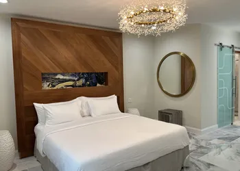Retreat at Crystal Manatee hotel thumbnail 5