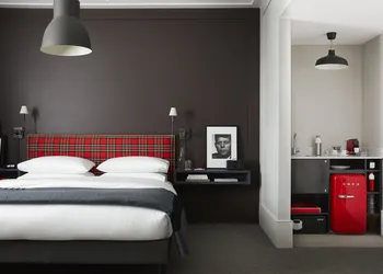 The George hotel thumbnail 8