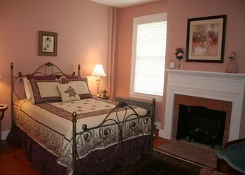 The Swope Manor Bed & Breakfast hotel thumbnail 8