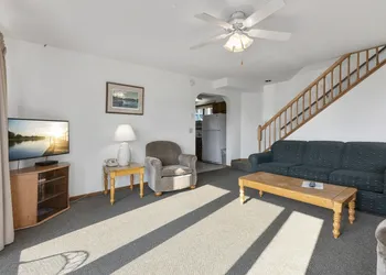 Pelican Lakes Motel hotel thumbnail 3
