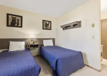 Pelican Lakes Motel hotel thumbnail 6
