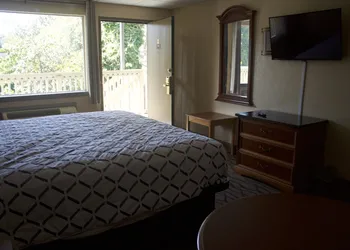 Express Inn hotel thumbnail 6