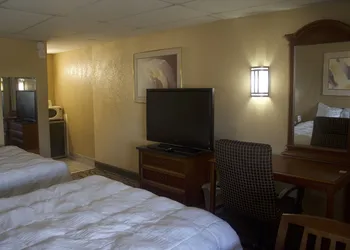 Express Inn hotel thumbnail 7