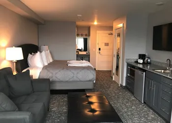 Starfish Manor Oceanfront Hotel hotel thumbnail 6