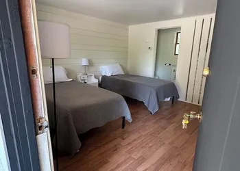 Saratoga Garden Motel hotel thumbnail 7