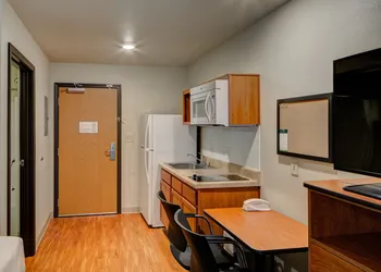 WoodSpring Suites Columbus NE I-270 Airport hotel thumbnail 7
