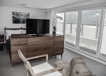 Tides Inn Hotel hotel thumbnail 3