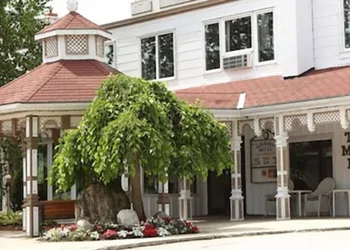 Fern Resort hotel thumbnail 4