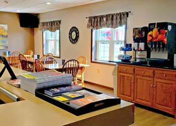 Lodging on the Square hotel thumbnail 6