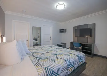 Motel 6 Tustin, CA – Orange County hotel thumbnail 3