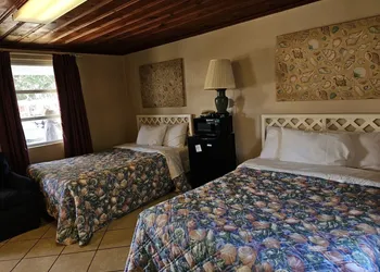 Captain's Cove Motel hotel thumbnail 5