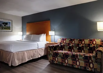 American Inn and Suites Ferndale hotel thumbnail 5