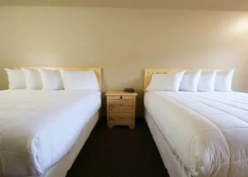 Woodside Dells Hotel & Suites hotel thumbnail 4