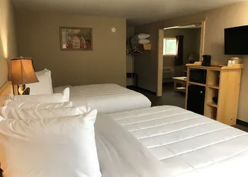 Woodside Dells Hotel & Suites hotel thumbnail 7