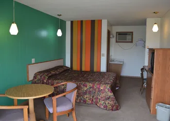 Edgetowner Motel hotel thumbnail 3