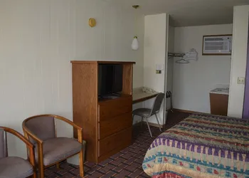Edgetowner Motel hotel thumbnail 8