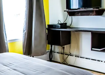 Auberge Les Deux Tours hotel thumbnail 7