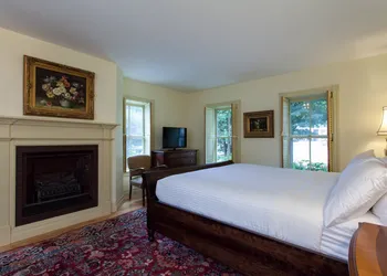 The Shire Woodstock hotel thumbnail 6