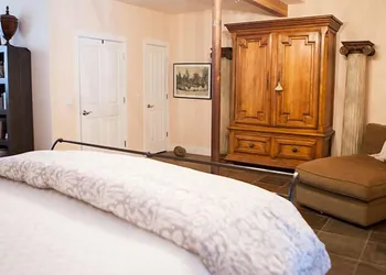 Harmony Ridge Lodge hotel thumbnail 6