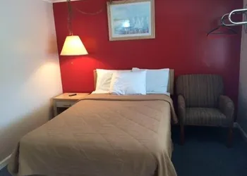Fels Three Crown Motel hotel thumbnail 8