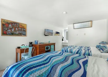 The Lake House Inn hotel thumbnail 4