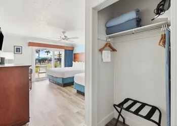 Seahorse Oceanfront Inn hotel thumbnail 8