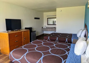 Garden Inn & Suites hotel thumbnail 3