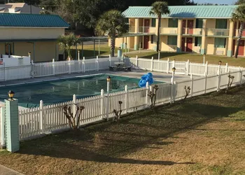 Garden Inn & Suites hotel thumbnail 8