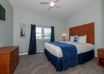 Ocean Sands at York Beach hotel thumbnail 2