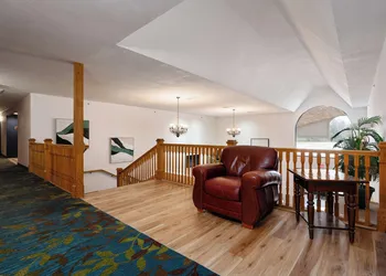 All Seasons Resort hotel thumbnail 5