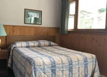 Catskill Motor Court Motel hotel thumbnail 7