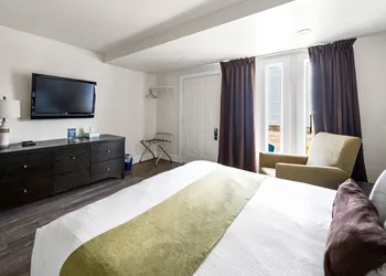 Auberge Shores Inn & Hotel hotel thumbnail 4