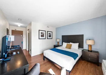 Auberge Shores Inn & Hotel hotel thumbnail 7