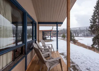 Lac Le Jeune Resort hotel thumbnail 4