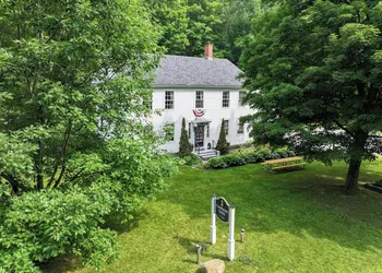 Chipman Inn hotel thumbnail 7
