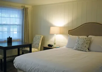 Sandwich Inn and Suites hotel thumbnail 3