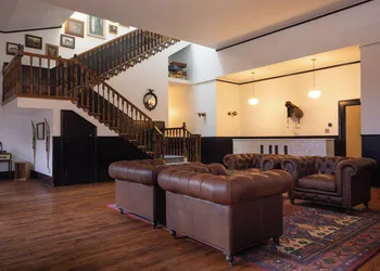 Hotel Hardware hotel thumbnail 3