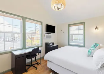 The Palms Hotel Fire Island hotel thumbnail 4