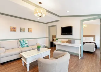 The Palms Hotel Fire Island hotel thumbnail 5