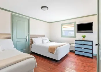 The Palms Hotel Fire Island hotel thumbnail 7
